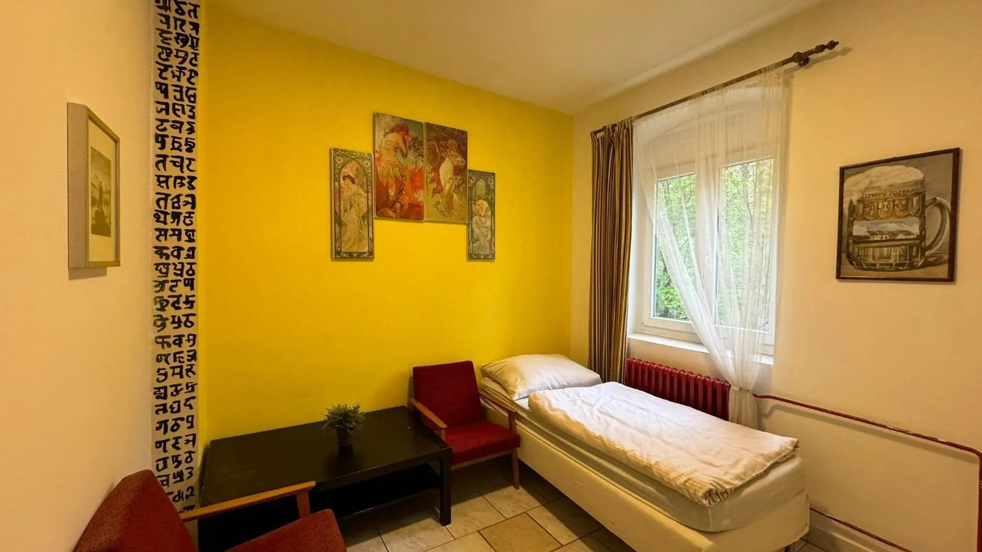 House Marabou Hostel Prague
